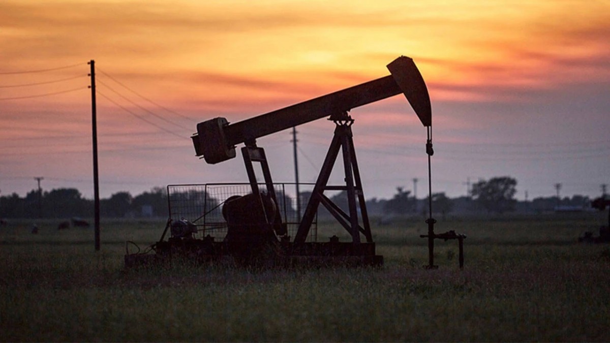 Ortadoğu’da Tırmanan Gerilim Petrol Fiyatlarını Vurdu: Brent 90 Doları Aştı