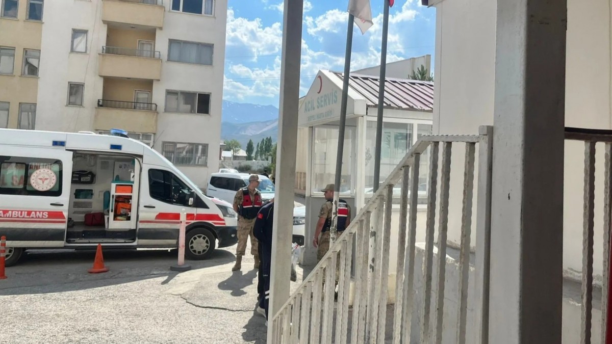Van Sınır Hattında Patlama: 3 Asker Yaralandı