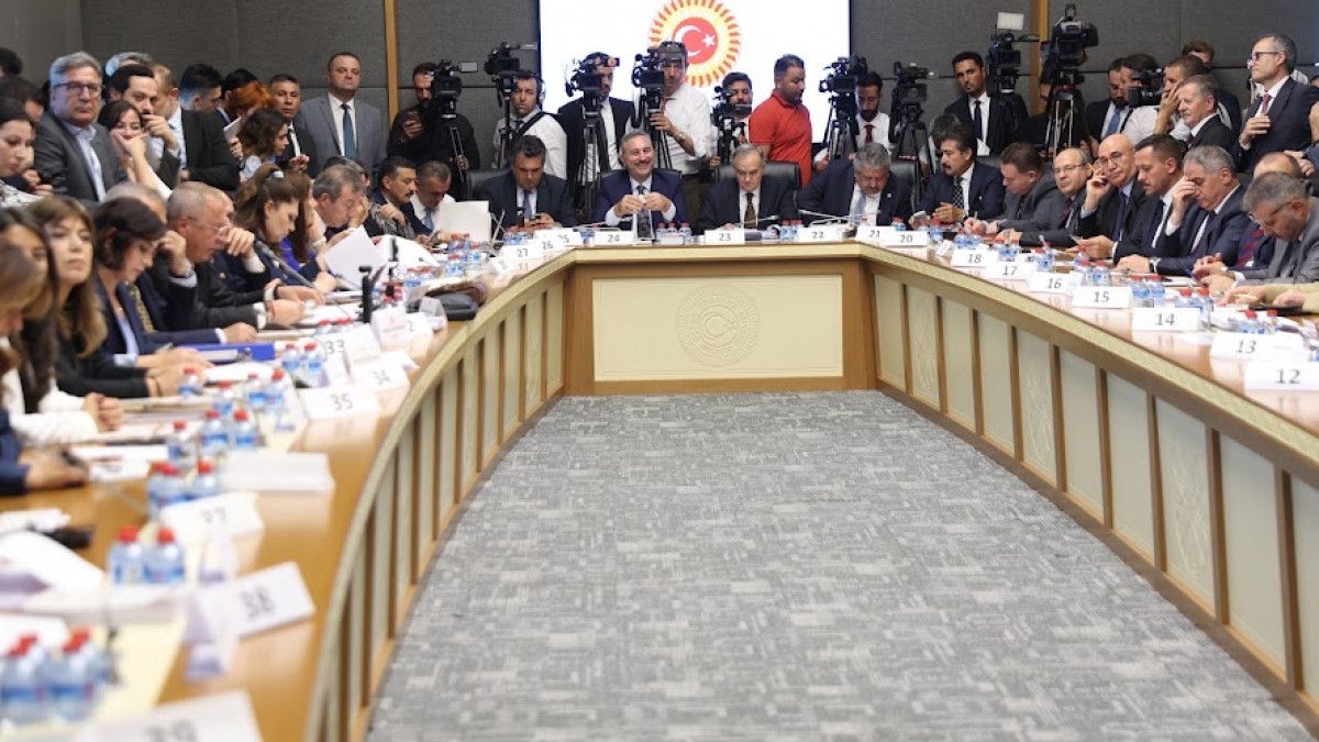 Toplumsal Bütünleşme Yasası Komisyondan Geçti: DEM Parti’den ‘İkinci Adım’ Çağrısı