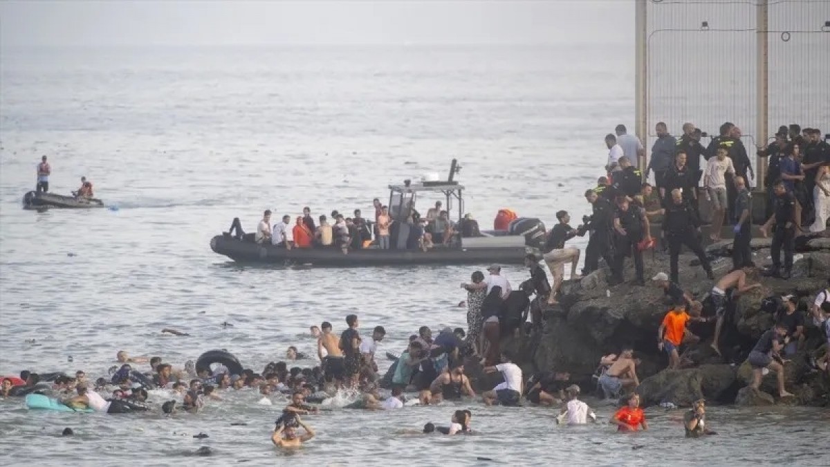 İspanya ve Fas sınırında göçmen krizi: On binlerce kişi geri gönderildi