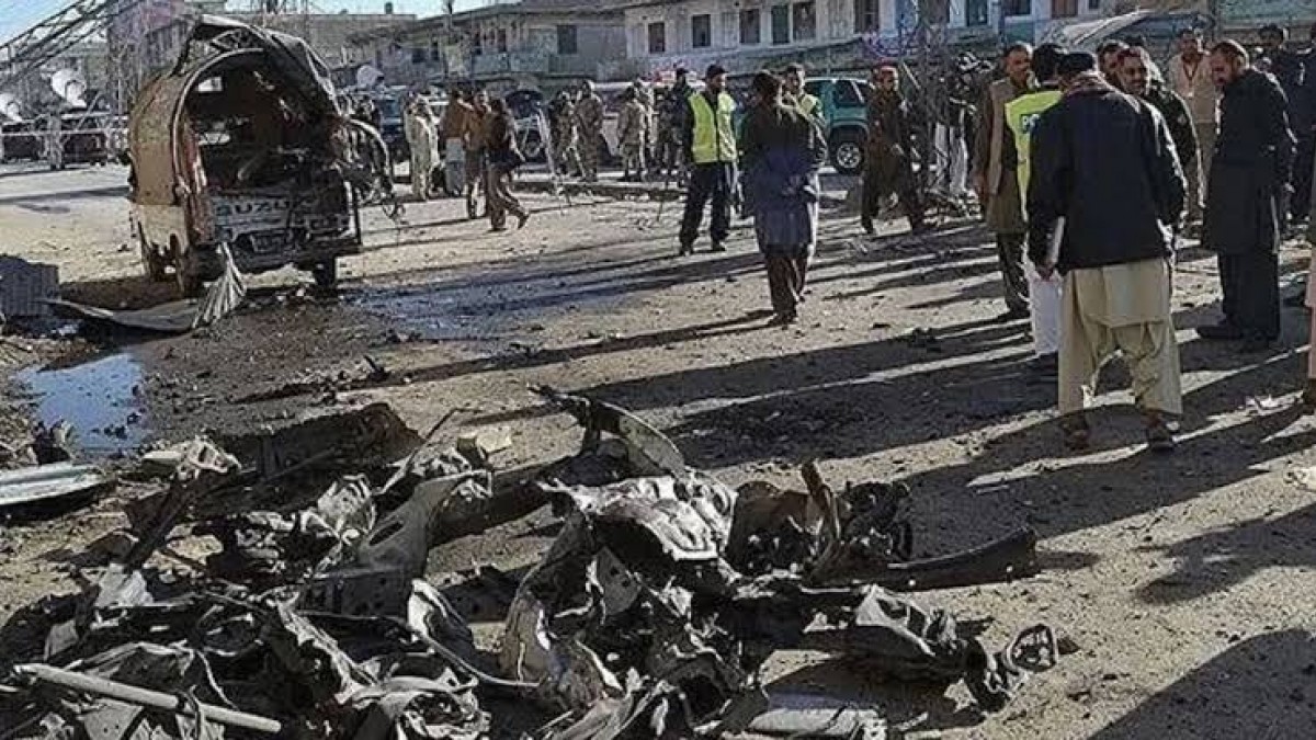Pakistan’da bombalı saldırı: 14 kişi yaşamını yitirdi