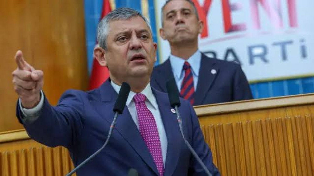 Özgür Özel’den ‘çerçeve yasa’ tepkisi: Usul ve üslup meselenin ruhuna aykırı