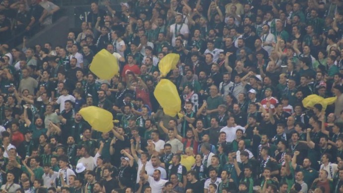 Irkçı tezahüratların yapıldığı Kocaelispor-Amedspor maçının cezaları açıklandı