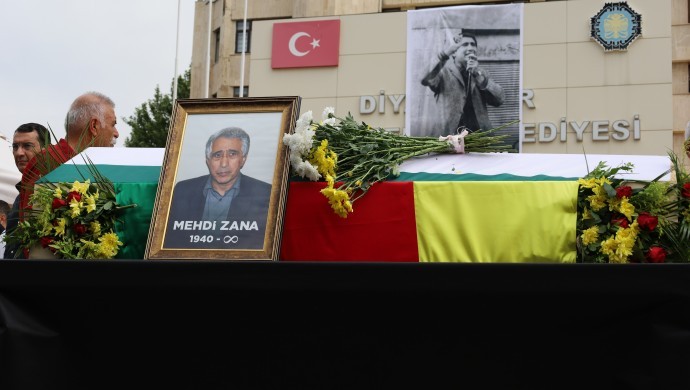 Eski Belediye Başkanı Mehdi Zana Diyarbakır’da Son Yolculuğuna Uğurlandı