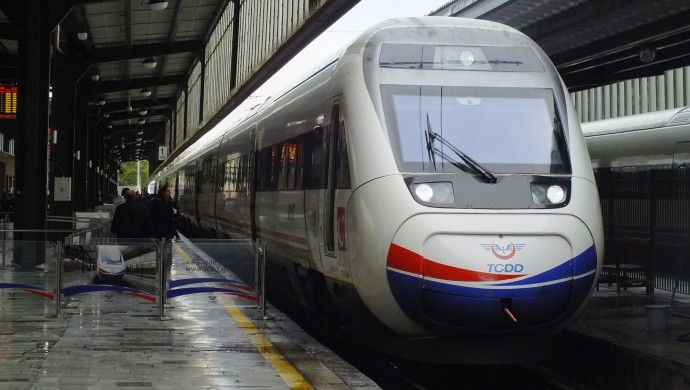 Yüksek Hızlı Tren biletlerine zam: Ankara-İstanbul hattı 990 TL’ye yükseldi