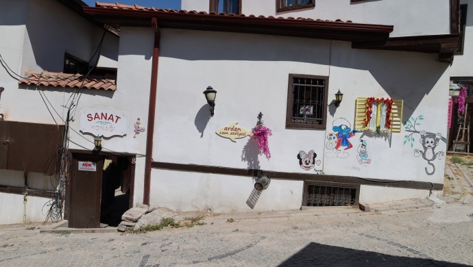 Ankara Kalesi’nde Ateşle Şekillenen Sanat: Camın Sabırla Buluştuğu Atölye