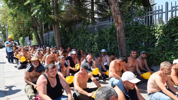 Maden işçilerinin direnişi 17’nci gününde: Holding ile görüşmeler başladı