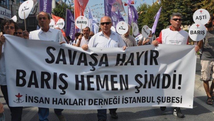 İHD Eş Genel Başkanı Oya Ersoy: Çözüm süreci demokratikleşmeyle taçlandırılmalı