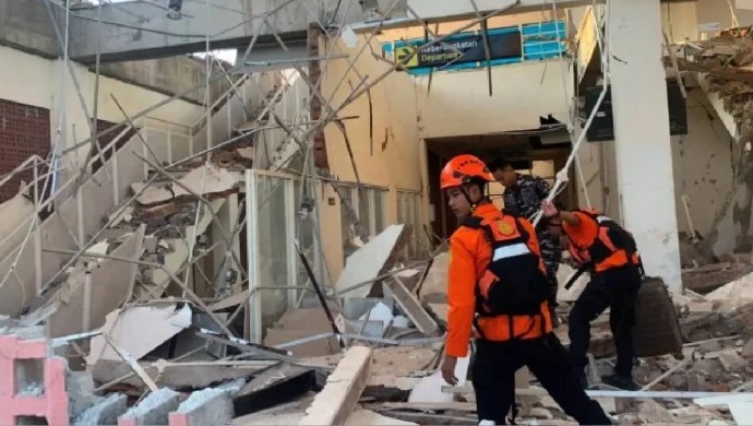 Endonezya’da 7.7 Büyüklüğünde Deprem: Can Kaybı 47’ye Yükseldi
