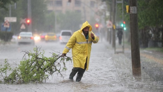 Meteorolojiden 26 ile sarı ve turuncu kodlu uyarı: Sel ve heyelan riski
