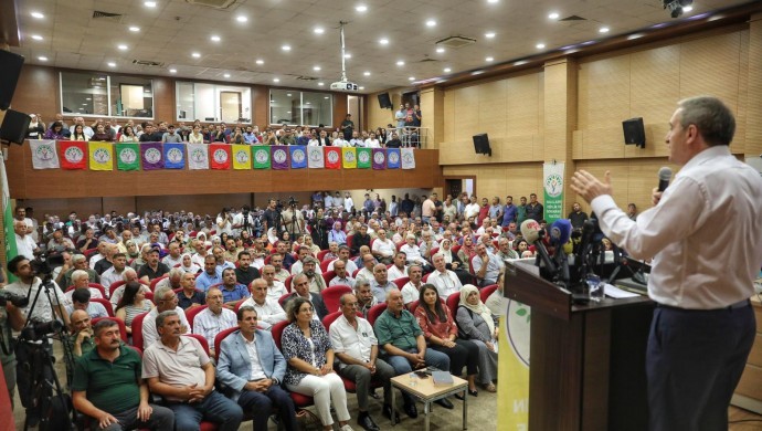 Bakırhan Şanlıurfa’da Konuştu: Yeni Yasa Kürt Sorununun Çözümü İçin Bir Kapı Aralıyor