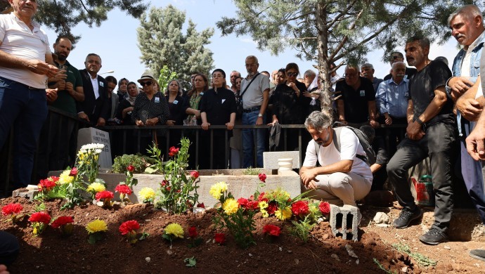 Kürt siyasetçi Mehdi Zana Diyarbakır’da toprağa verildi