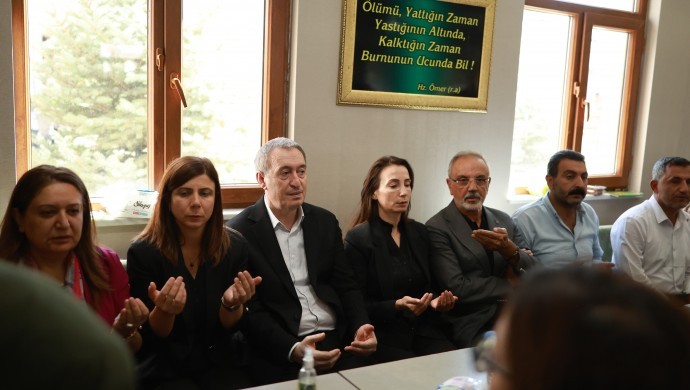 DEM Parti Eş Genel Başkanları, Akkuş İçin Ağrı’da Taziyeye Katıldı