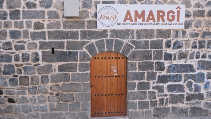 Diyarbakır’da Amargi Derneği’ne Gece Baskını: Suç Duyurusu Hazırlığı