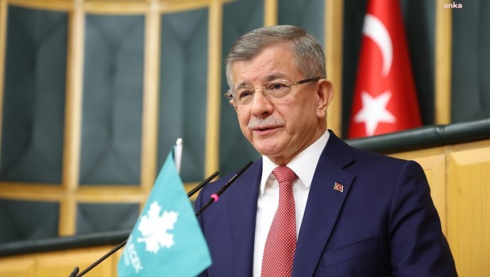 Davutoğlu’nun Yolsuzluk İddialarına ‘Cumhurbaşkanına Hakaret’ Soruşturması Açıldı