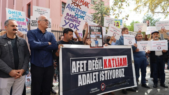 Deprem Mağduru Aileler Adalet Taleplerini Yineledi: ‘Kamu Görevlileri de Yargılansın’