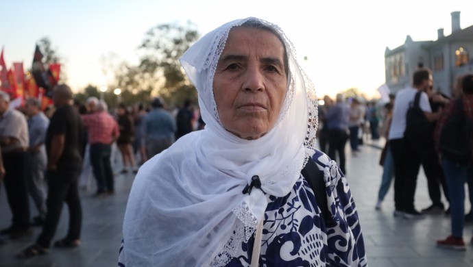 Barış Annesi Zeynep Çalıhan, Polis Tacizine Karşı Hukuki Mücadele Başlatıyor
