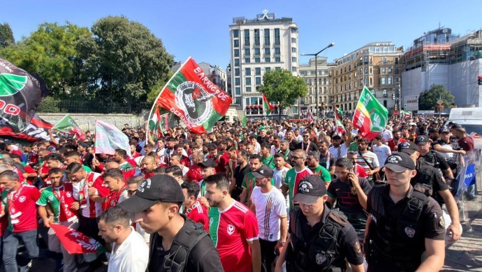 Amedspor Taraftarları İstanbul’da Büyük Coşkuyla Yürüdü