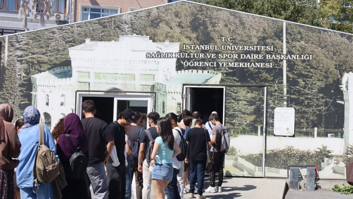 İstanbul Üniversitesi Tıp Fakültesi’nde Yemekhane Ücretlerine Fahiş Zam: Öğrenciler ‘Kamusal Hizmet’ Vurgusuyla Tepkili