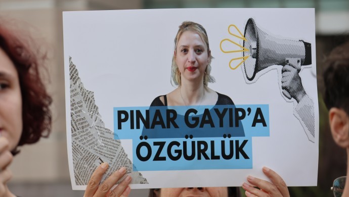 Tutuklu Gazeteciler İçin Adliye Önünde Özgür Basın Vurgusu