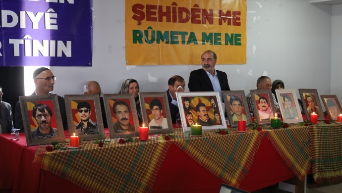 Sultanbeyli’de Demokrasi ve Özgürlük Mücadelesinde Yaşamını Yitirenler Anıldı
