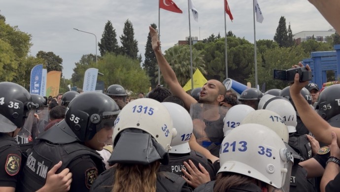 Ege Üniversitesi’nde Öğrenci Protestosuna Müdahale: Bir Öğrenci Tutuklandı