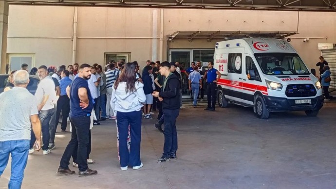 Manisa’da Lise Önünde Silahlı Saldırı: 11 Öğrenci Yaralandı, Kapsamlı Soruşturma Başlatıldı