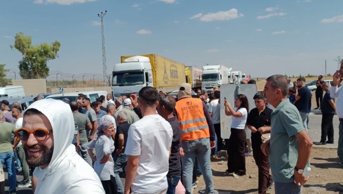 Mardin Nusaybin’de Elektrik Çilesi: Sitilele Halkı Yolları Kapattı