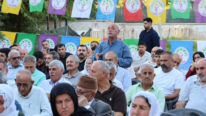 Mardin’de DEM Parti’den Siyasi Tutsakların Serbest Bırakılması ve Abdullah Öcalan’ın Konumu İçin Çağrı