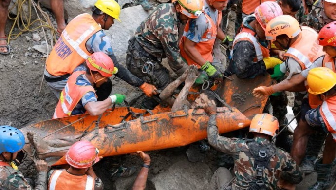 Nepal’deki Sel Felaketinde Tünelde Mahsur Kalan İki İşçi 9 Gün Sonra Kurtarıldı