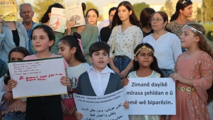 Qamişlo’da Kürtçe Eğitimin Sınırlandırılmasına Tepki: Anadil Hakkı Vurgusu
