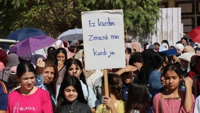 Kuzey ve Doğu Suriye’de Anadilde Eğitim Hakkı Talebiyle Kitlesel Protestolar