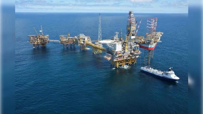 Orta Doğu Gerilimi Brent Petrol Fiyatlarını 100 Doların Üzerine Çıkardı: Arz Endişesi Büyüyor
