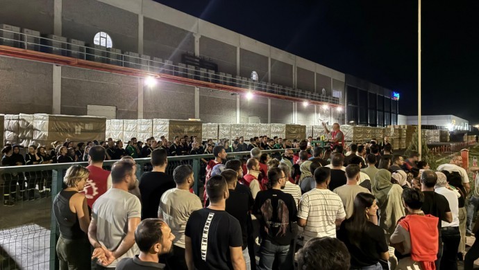 Smart Güneş İşçileri İşten Atmalara Karşı Üretimi Durdurdu: Sendikal Hak Mücadelesi Başladı