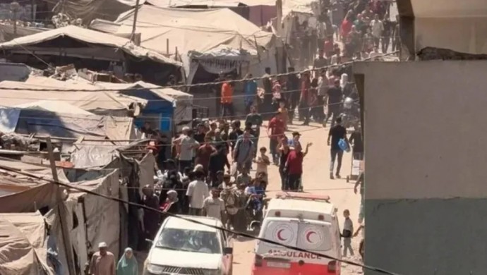 Gazze’de İsrail Saldırıları: Çadır Bombalamasında İki Kişi Katledildi, Çok Sayıda Yaralı Var