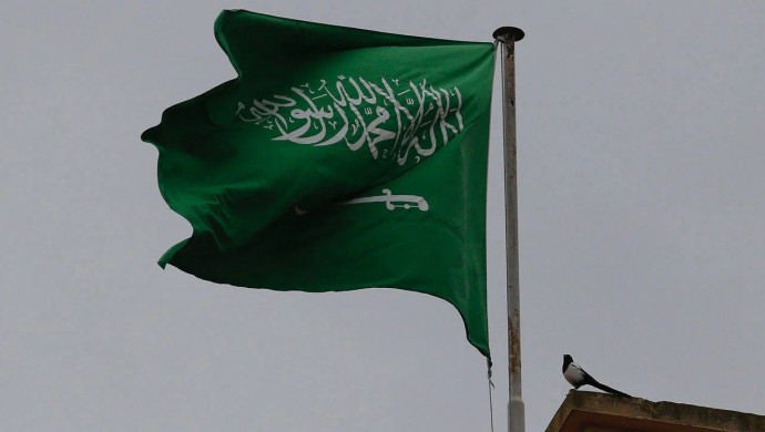 Suudi Arabistan’da Çok Sayıda Bölgede Saldırı Uyarısı: Halk Güvenliğe Yönlendirildi