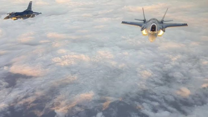 ABD’de F-16 Savaş Uçağı Düştü