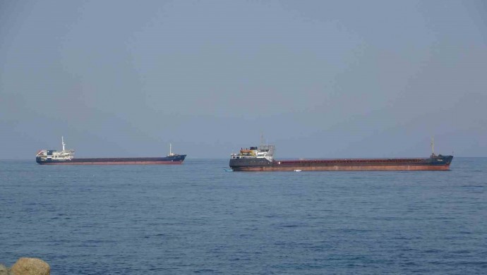 Karadeniz’de Sivil Gemiye Saldırı: Kaptan Hayatını Kaybetti, Çok Sayıda Yaralı Var
