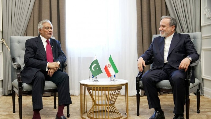 Pakistan ve İran Bakanlarından Bölgesel Güvenlik ve Hürmüz Boğazı Vurgusu