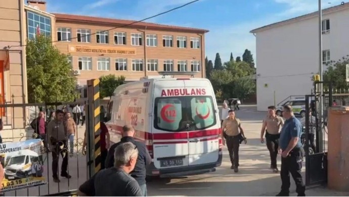 Manisa Turgutlu’da Okula Silahlı Saldırı: Öğrenciler Yaralandı