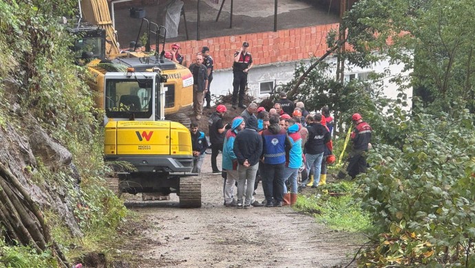 Trabzon’da heyelan: Çalışma sırasında toprak altında kalan yurttaş yaşamını yitirdi
