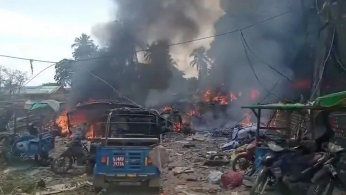 Myanmar’da Sivil Pazaryerine Yönelik Hava Saldırısında En Az 33 Kişi Yaşamını Yitirdi