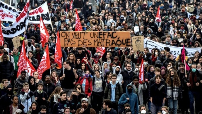 Fransa’da Eğitim Talepli Eylemlerde Yüzlerce Yaralı ve Gözaltı