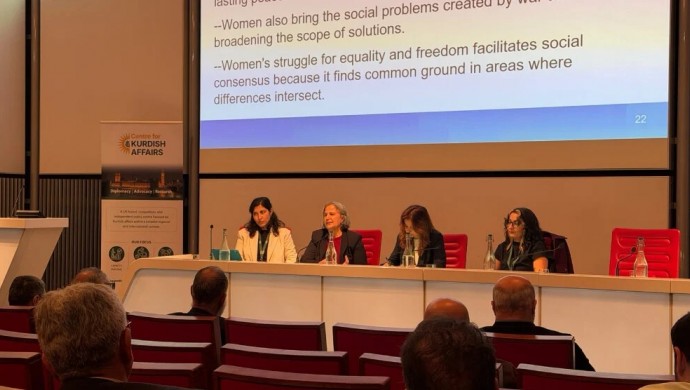 Londra Konferansı’nda Kürt Meselesinin Çözümü: Demokratik Dönüşüm ve Kadınların Rolü Vurgulandı