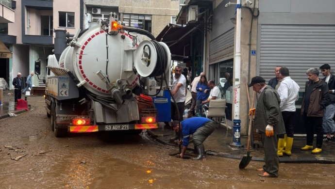 Doğu Karadeniz’de Sel Felaketi: Uzmanlar ‘Beton Politikalar’a Dikkat Çekti