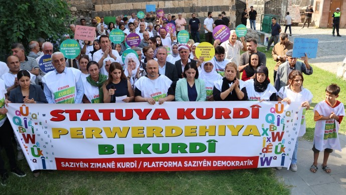 Cizre’de Anadilde Eğitim Talebi Yükseldi: ‘Milyonlarca Çocuk Anadilinden Mahrum’