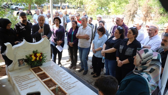 Siyasetçi İbrahim Ayhan Anıldı: Mücadele ve Onurlu Barış Vurgusu