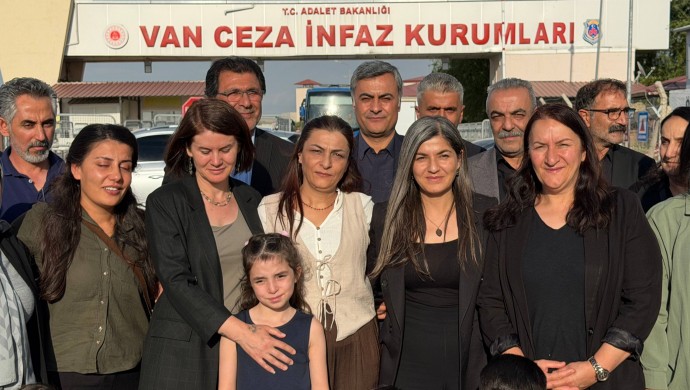 Hakkari’de Tutuklanan Perihan Karaman 5 Yıl Sonra Özgürlüğüne Kavuştu