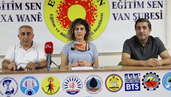 Van’da Eğitime Plansızlık Gölgesi: 11 Okulun Kapatılması Öğrenci ve Velileri Mağdur Ediyor