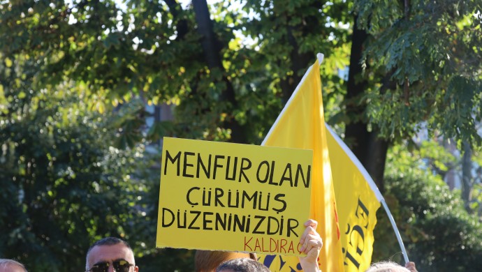 Eğitim Sen’den Bakanlıklara Okul Güvenliği Çağrısı: ‘Demokratikleşme Şart, Güvenlikçi Yaklaşım Çözüm Değil’